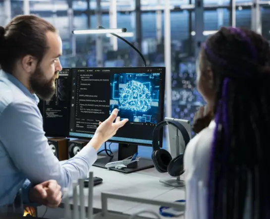 datenzentrum-programmierer-arbeiten-zusammen-neuronalen-netzwerken-und-ki-datenbanken